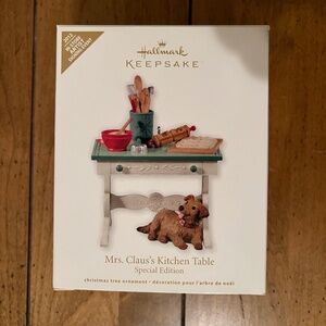 Hallmark Keepsake Mrs. Claus's Kitchen Table 2012 Limited Edition (REPAIRED)